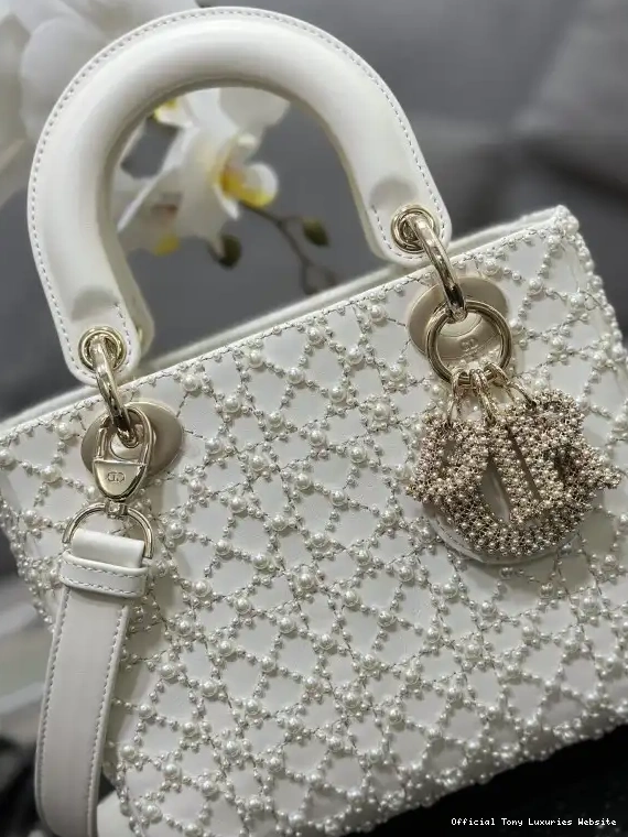 Tony Luxuries LADY DI0R-20CM 0623